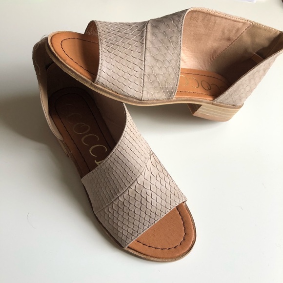Textured D’Orsay Flat Sandal - Picture 2 of 5